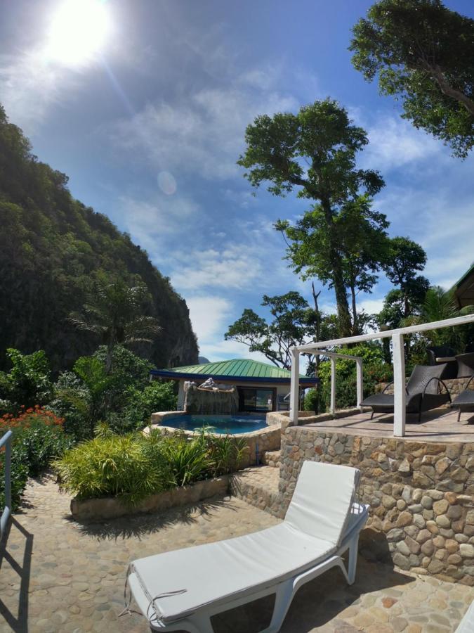 Viewdeck Inn 2*