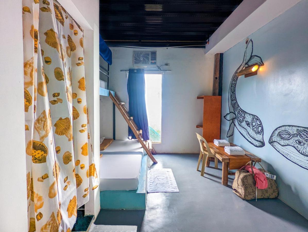 Lexias And Workspace - Hostel El Nido