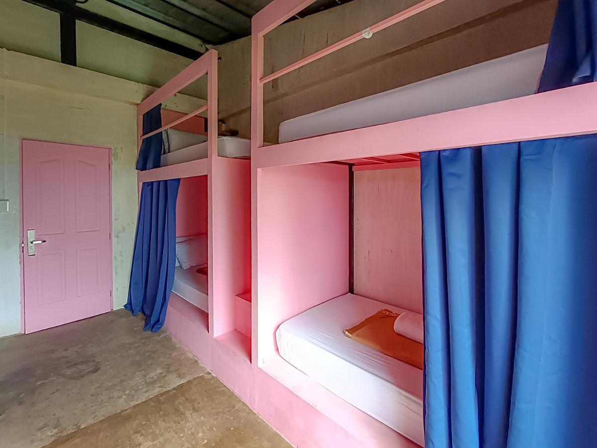 Lexias And Workspace - Hostel El Nido