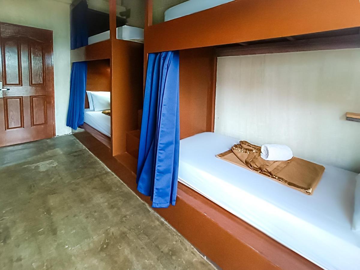Lexias And Workspace - * El Nido