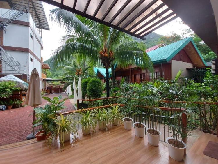 Jurias Garden El Nido