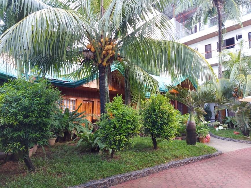 Jurias Garden Hotel 2*