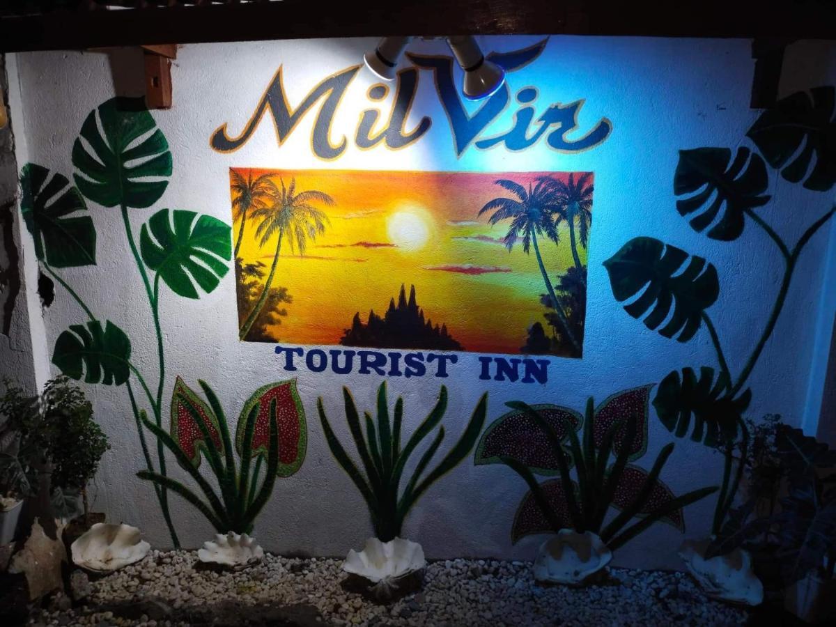 Milvir Tourist * El Nido