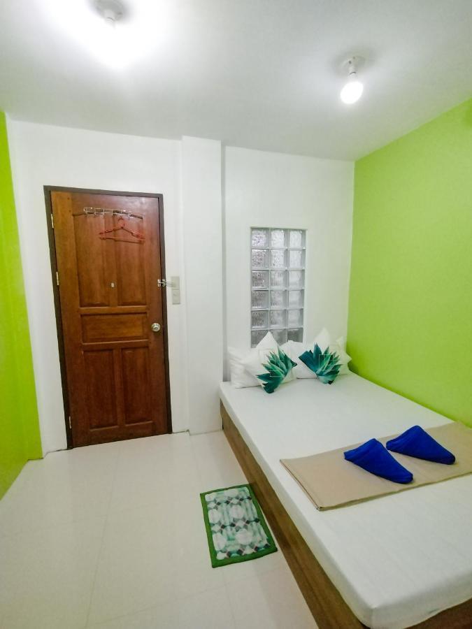 Joyful El Nido