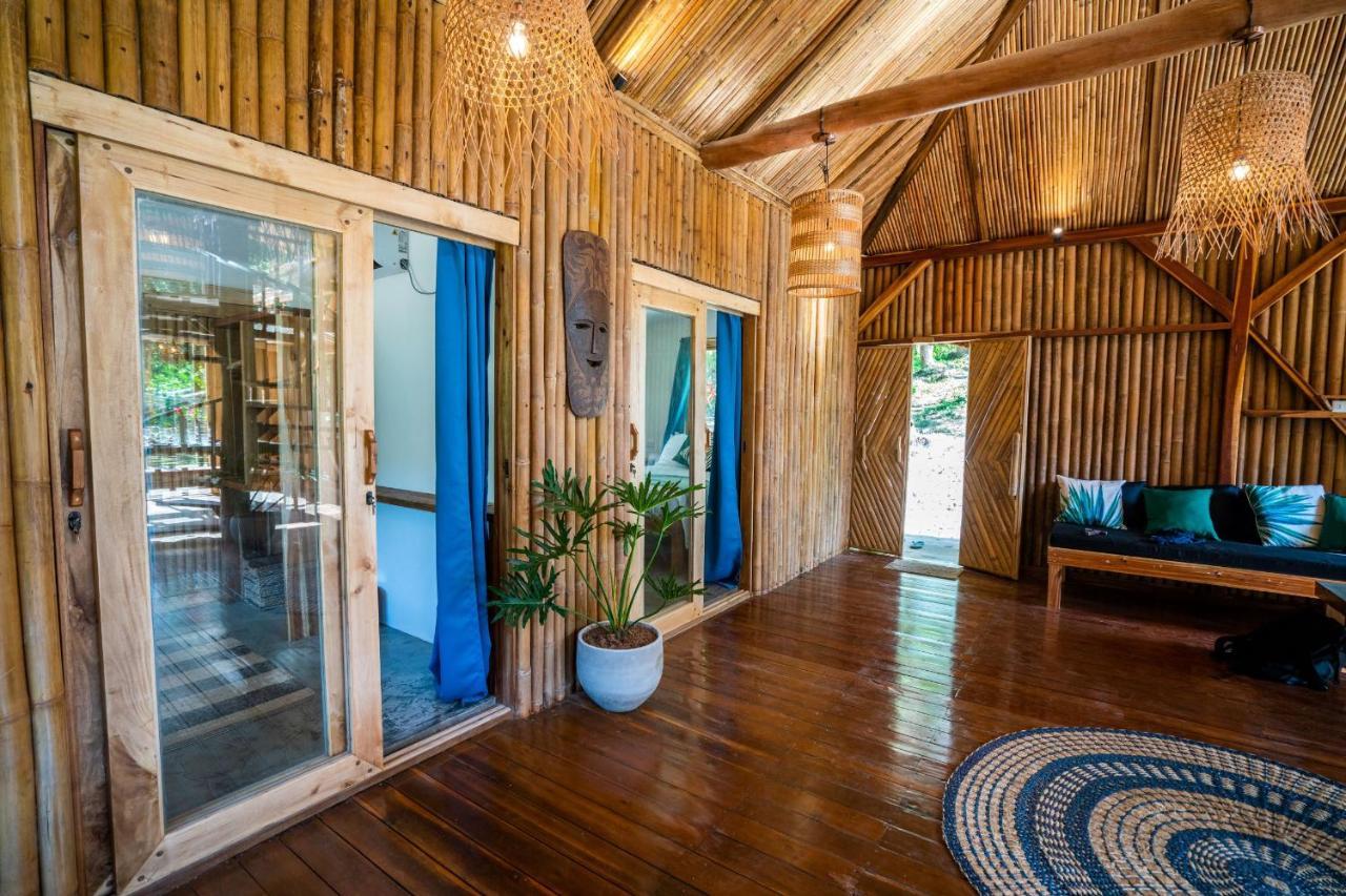 Villa Palayan - With Views, Garden And Pool *