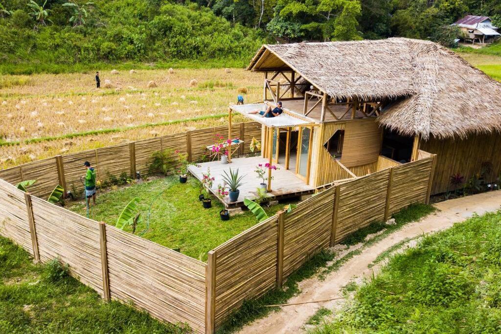 Palayan - With Views, Garden And Pool El Nido