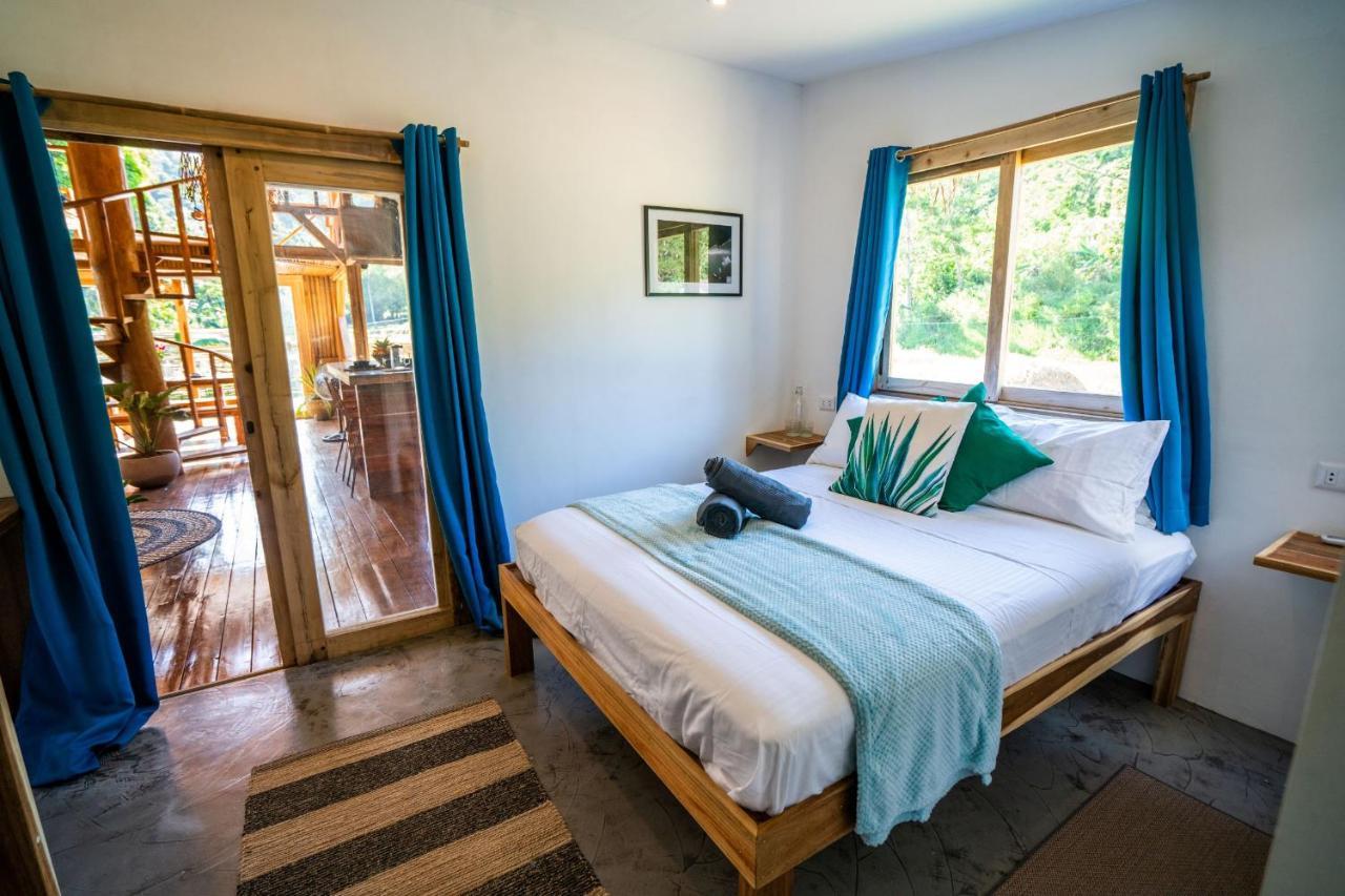 Palayan - With Views, Garden And Pool El Nido