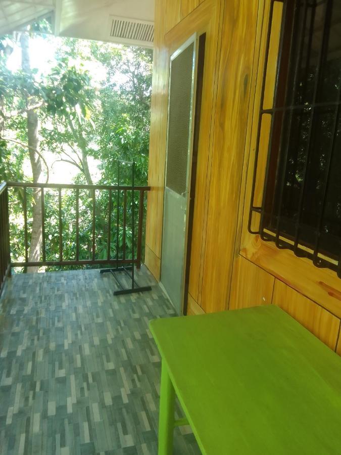 Woodland * El Nido