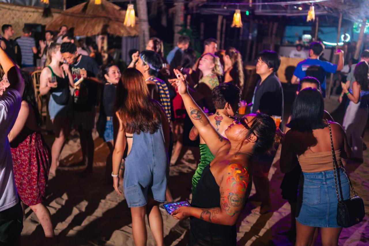 Mad Monkey Nacpan (adults Only) El Nido