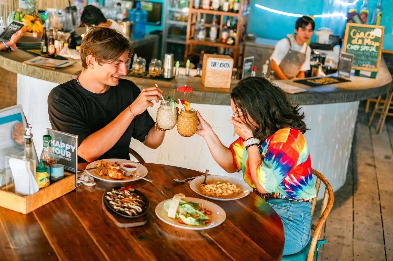 Mad Monkey Nacpan (adults Only) El Nido