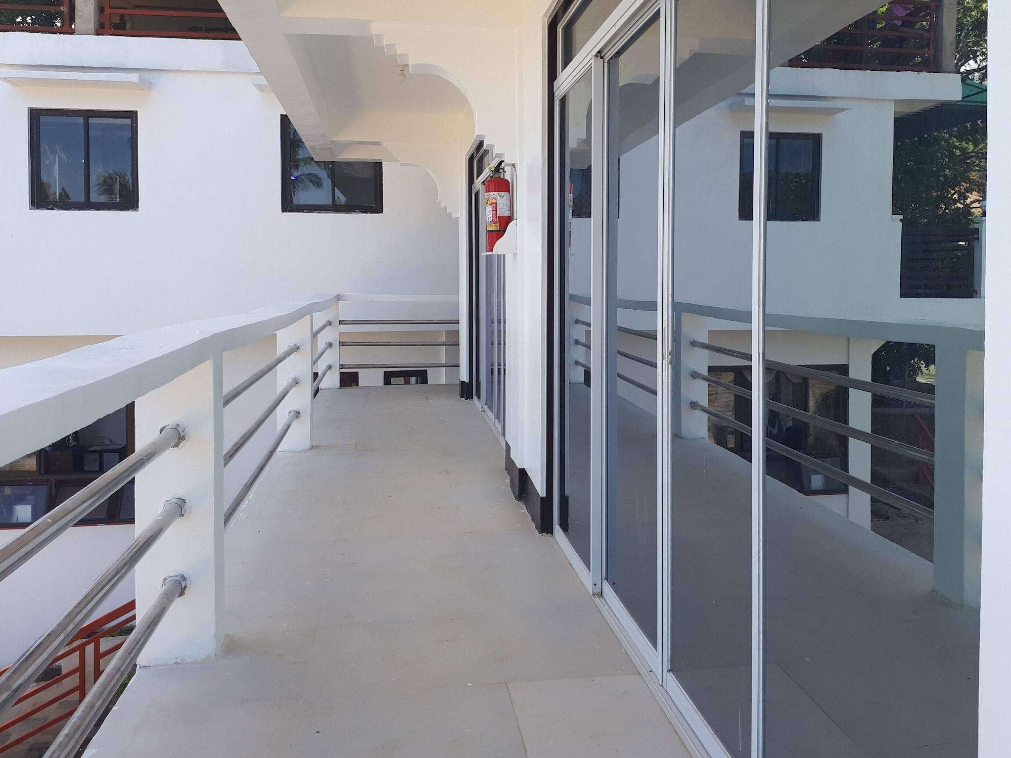 Orange Pearl Beach Resort 2*