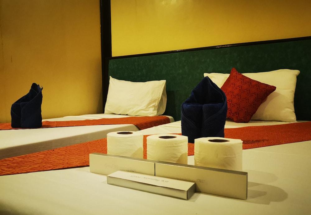 Orange Pearl Beach 2* El Nido