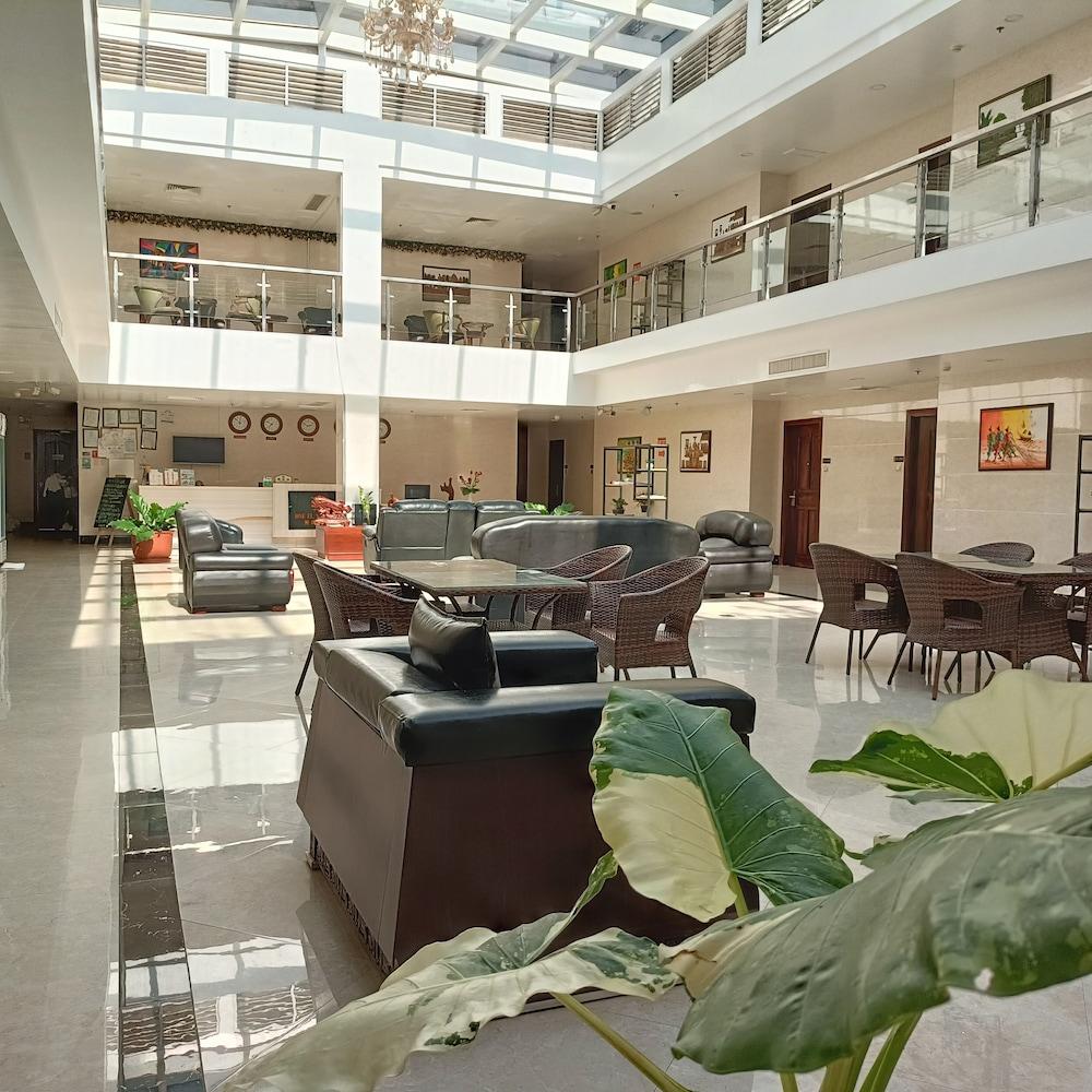 Hotel One 3*