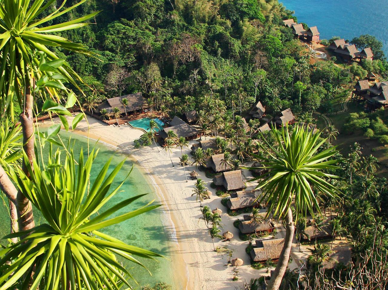 Cauayan Island Hotel