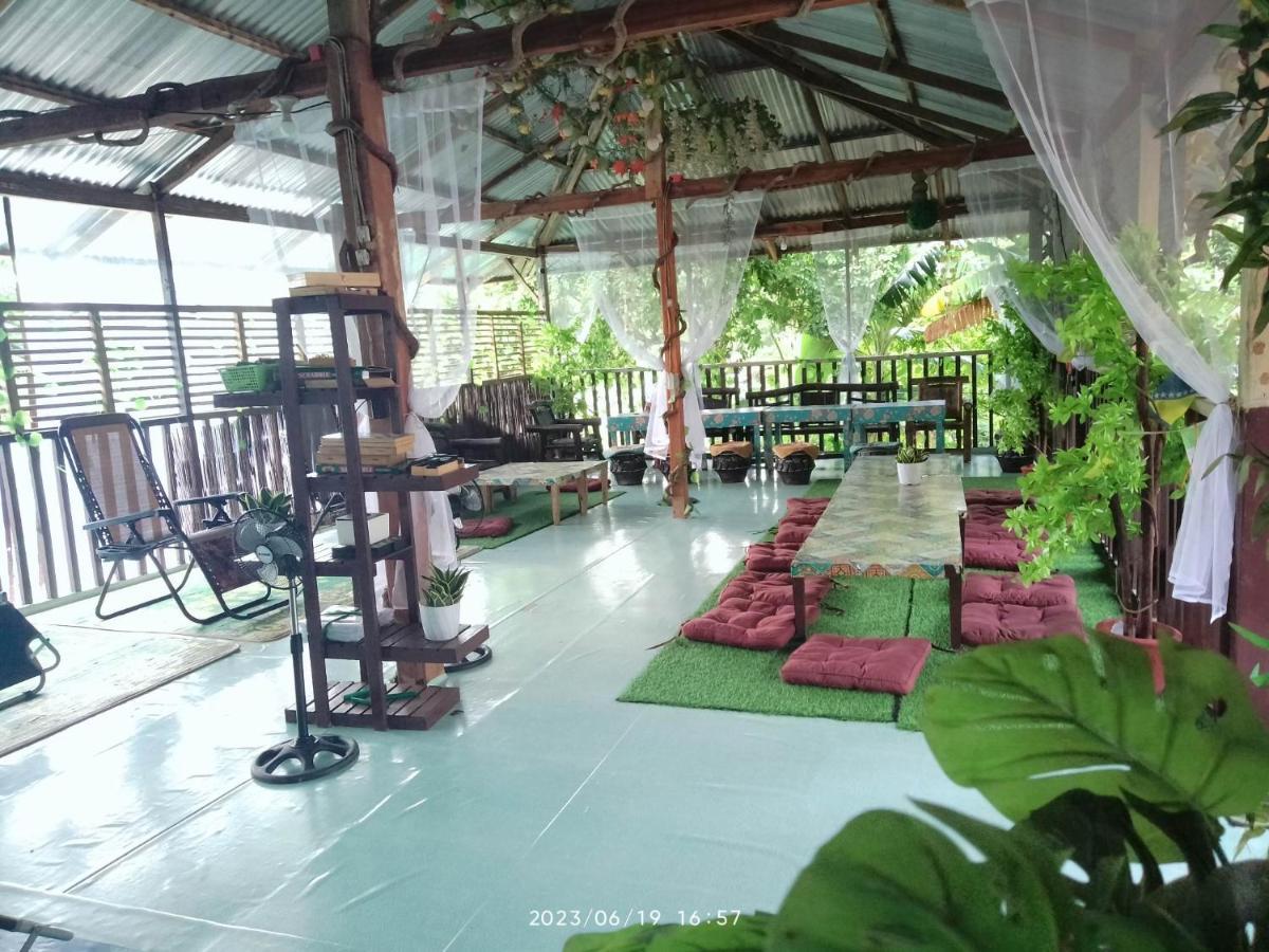 Sun Valley Hostel El Nido