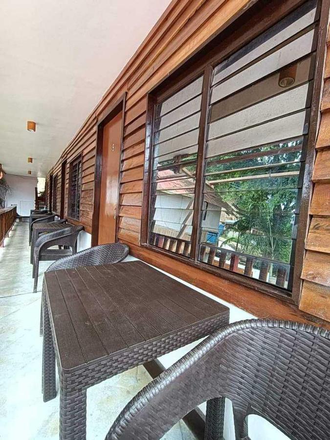 Julz Inn El Nido