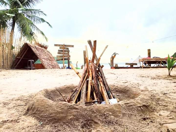 Bucana Kamp Payapa Beachfront * El Nido