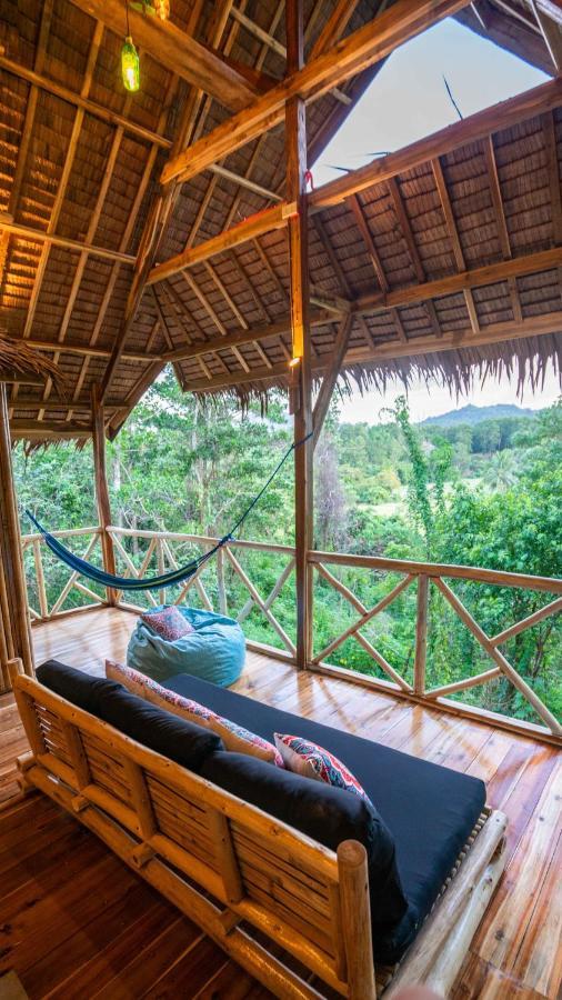Barya Lang Villa- Native With Jeepney Villa *