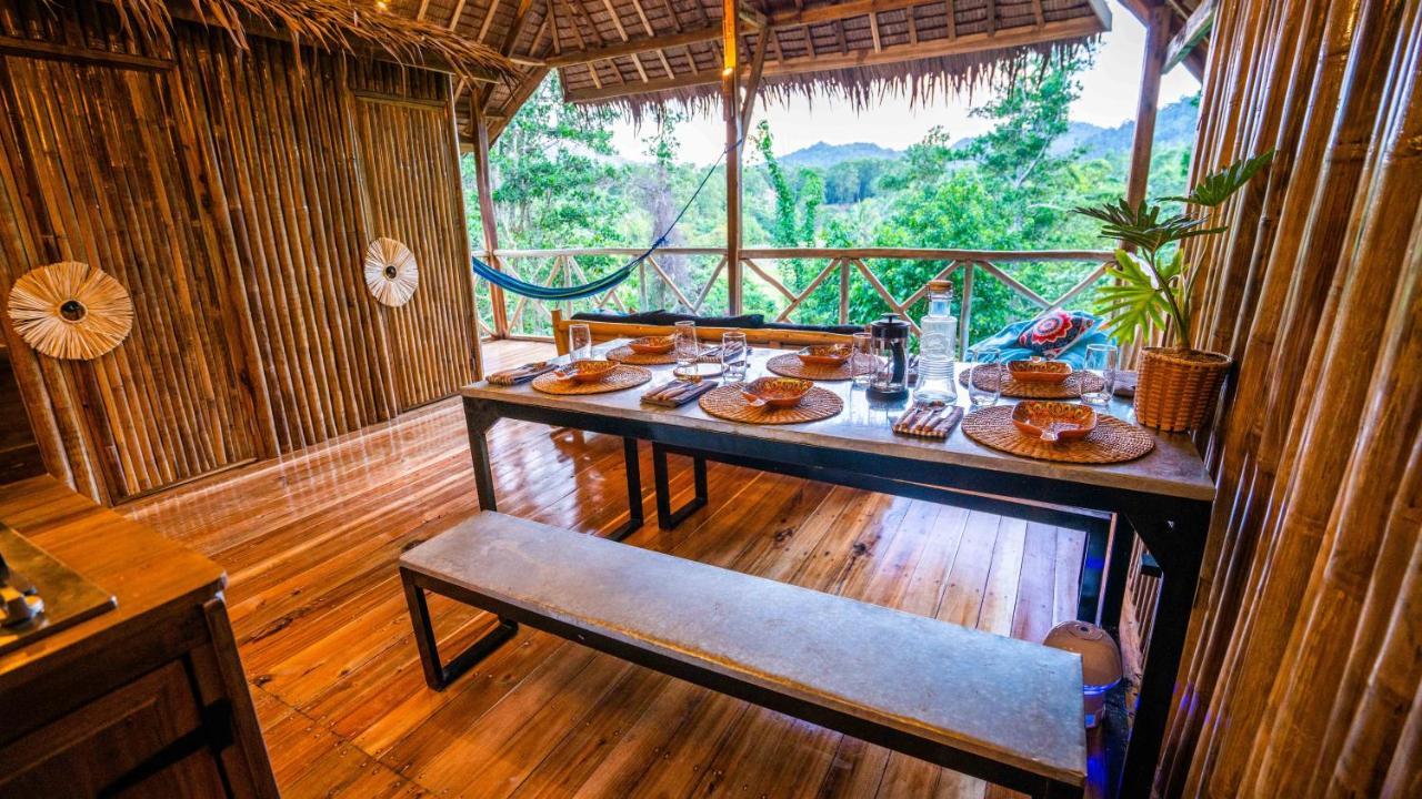 Barya Lang Villa- Native With Jeepney Villa El Nido