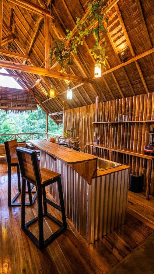Barya Lang Villa- Native With Jeepney Villa *