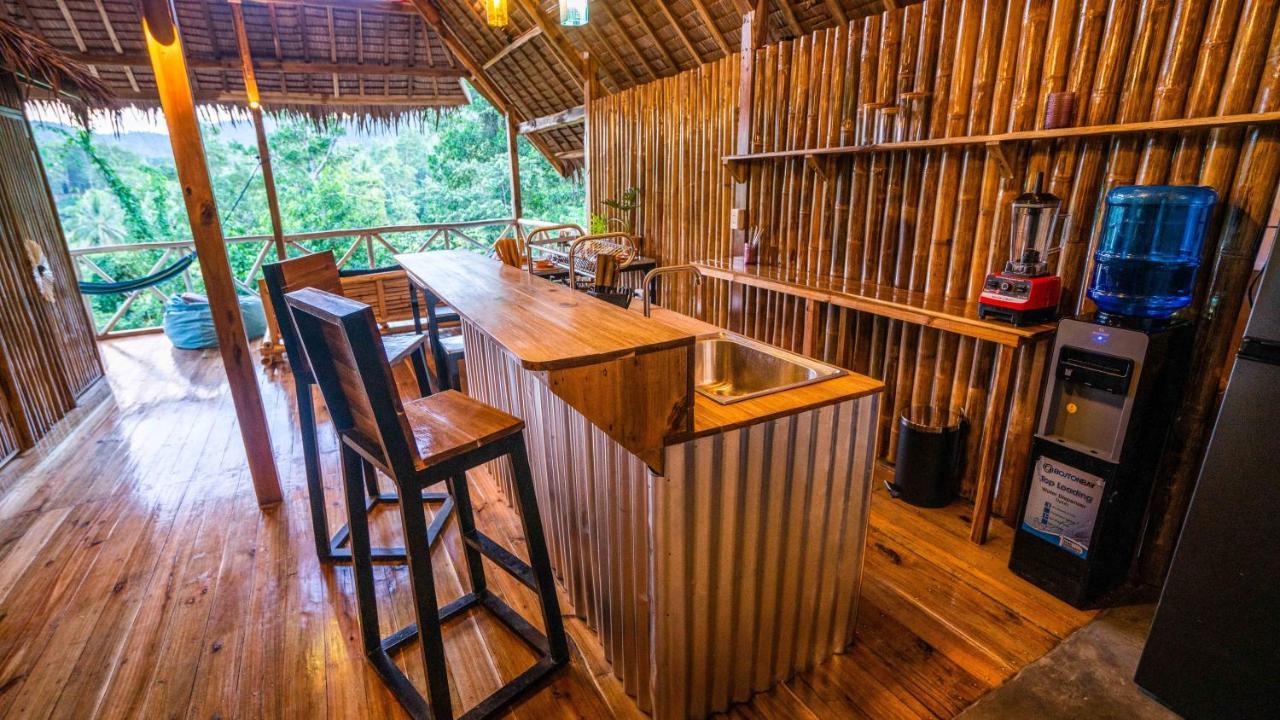Barya Lang Villa- Native With Jeepney Villa