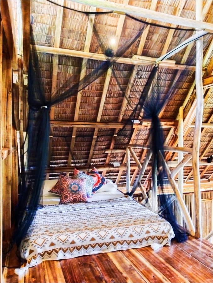 Barya Lang Villa- Native With Jeepney