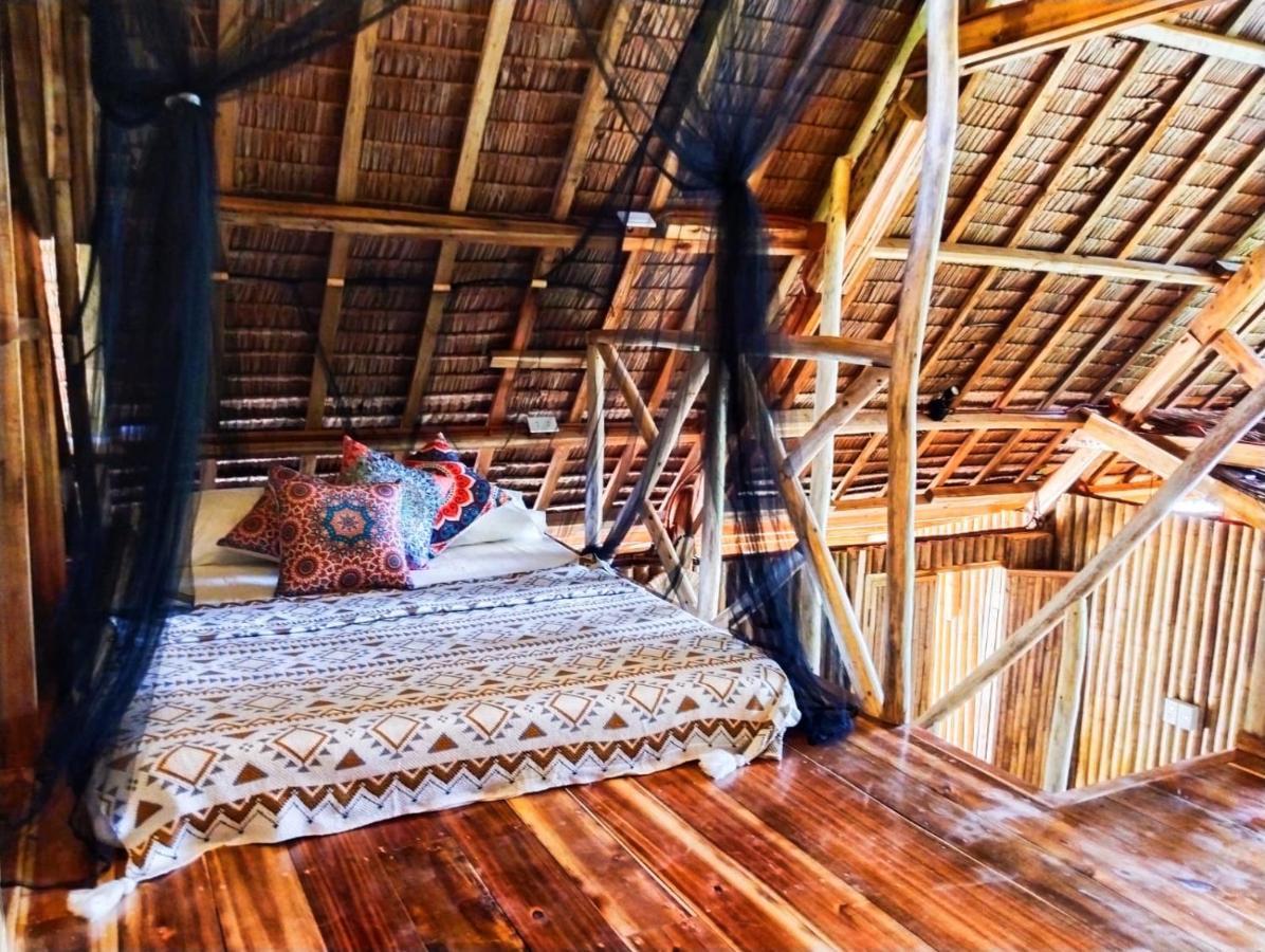 Barya Lang Villa- Native With Jeepney * El Nido