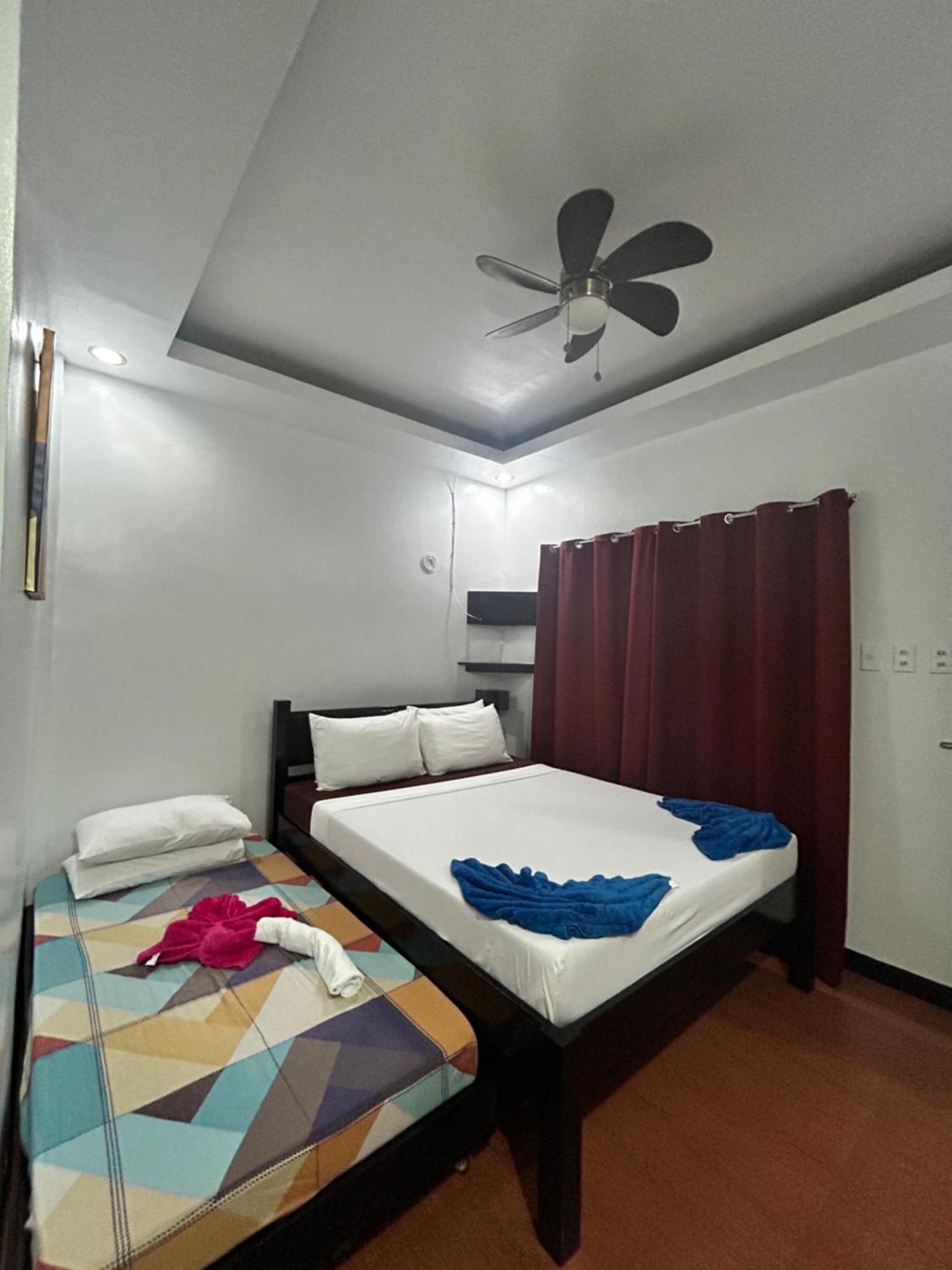Seaslugs Travellers Inn *