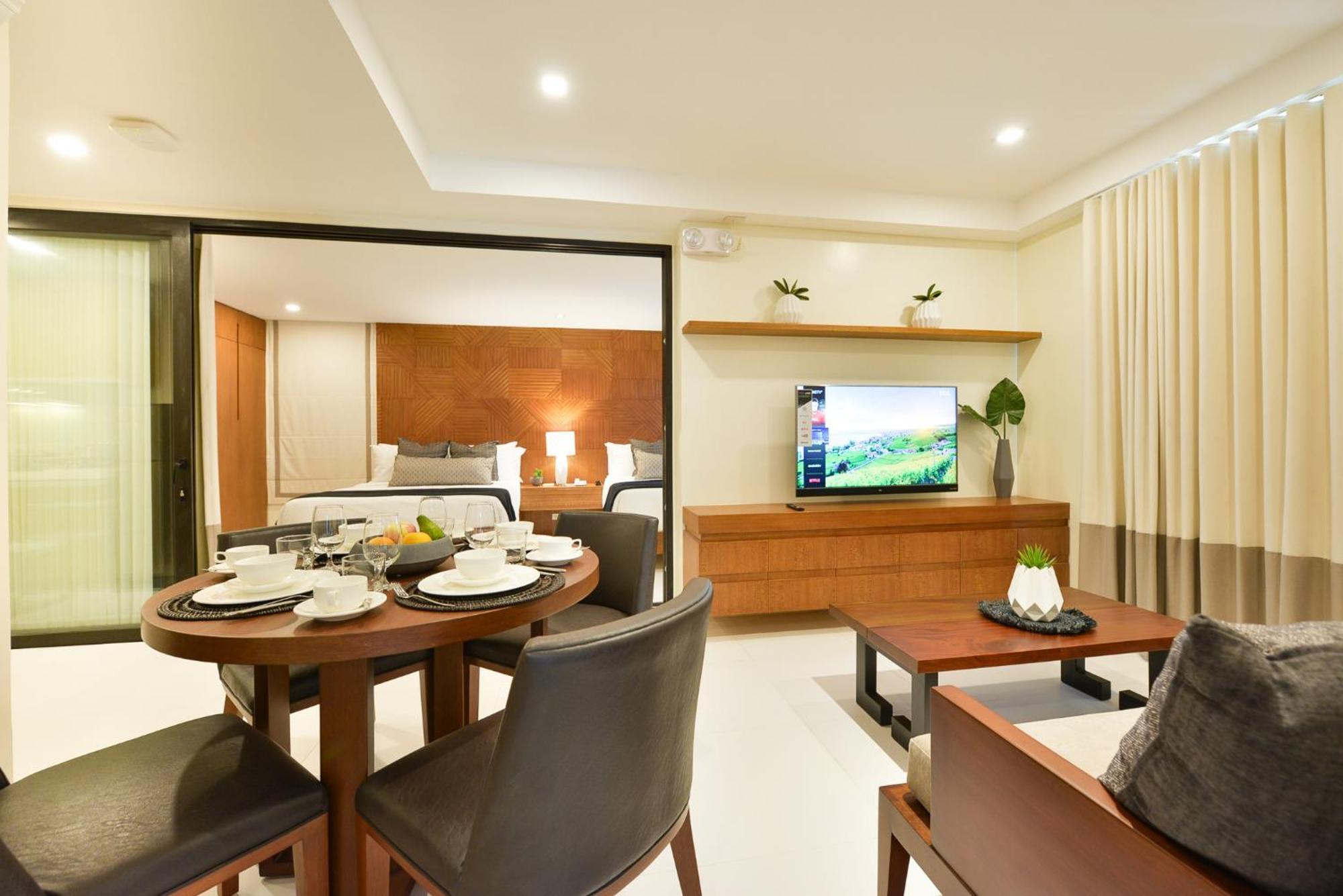 Villa The At *