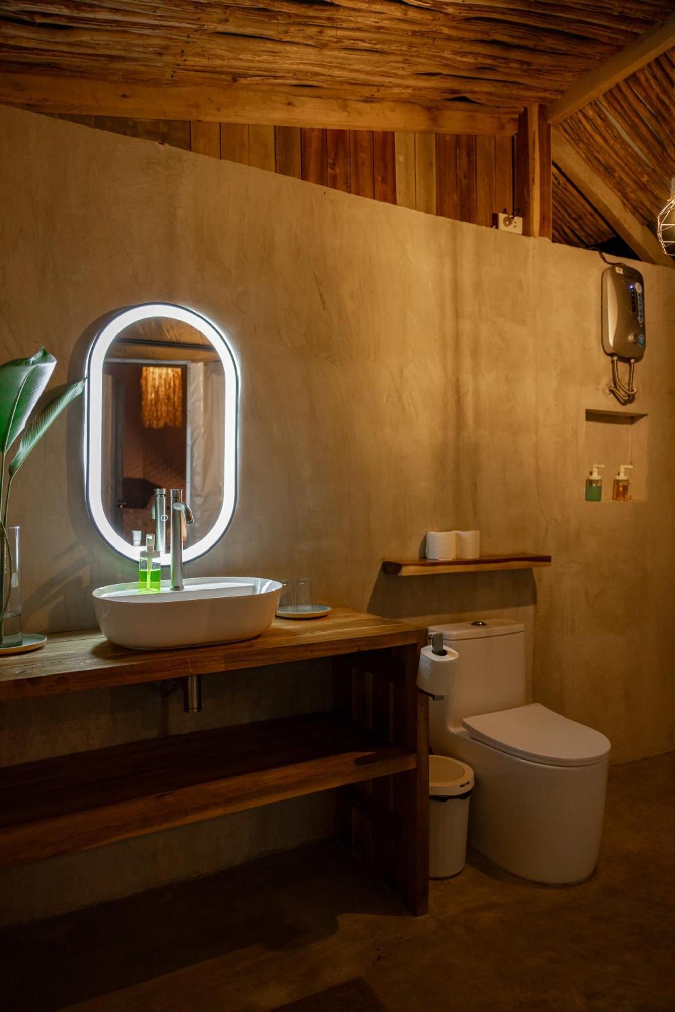 Domes And Dreams Lio Glamping Luxury tent *
