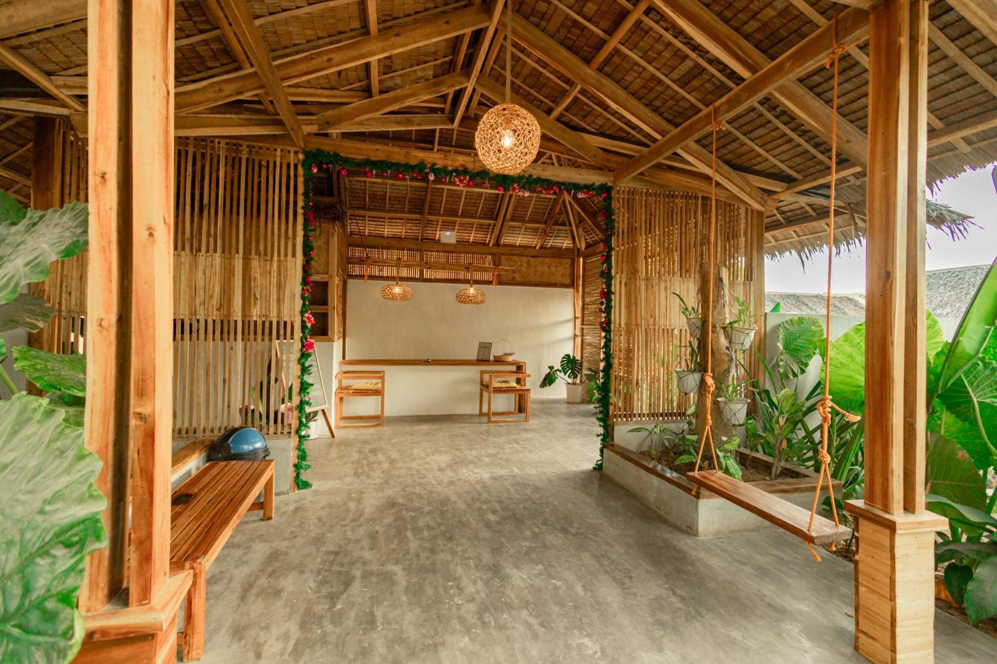 Luxury tent Domes And Dreams Lio Glamping El Nido
