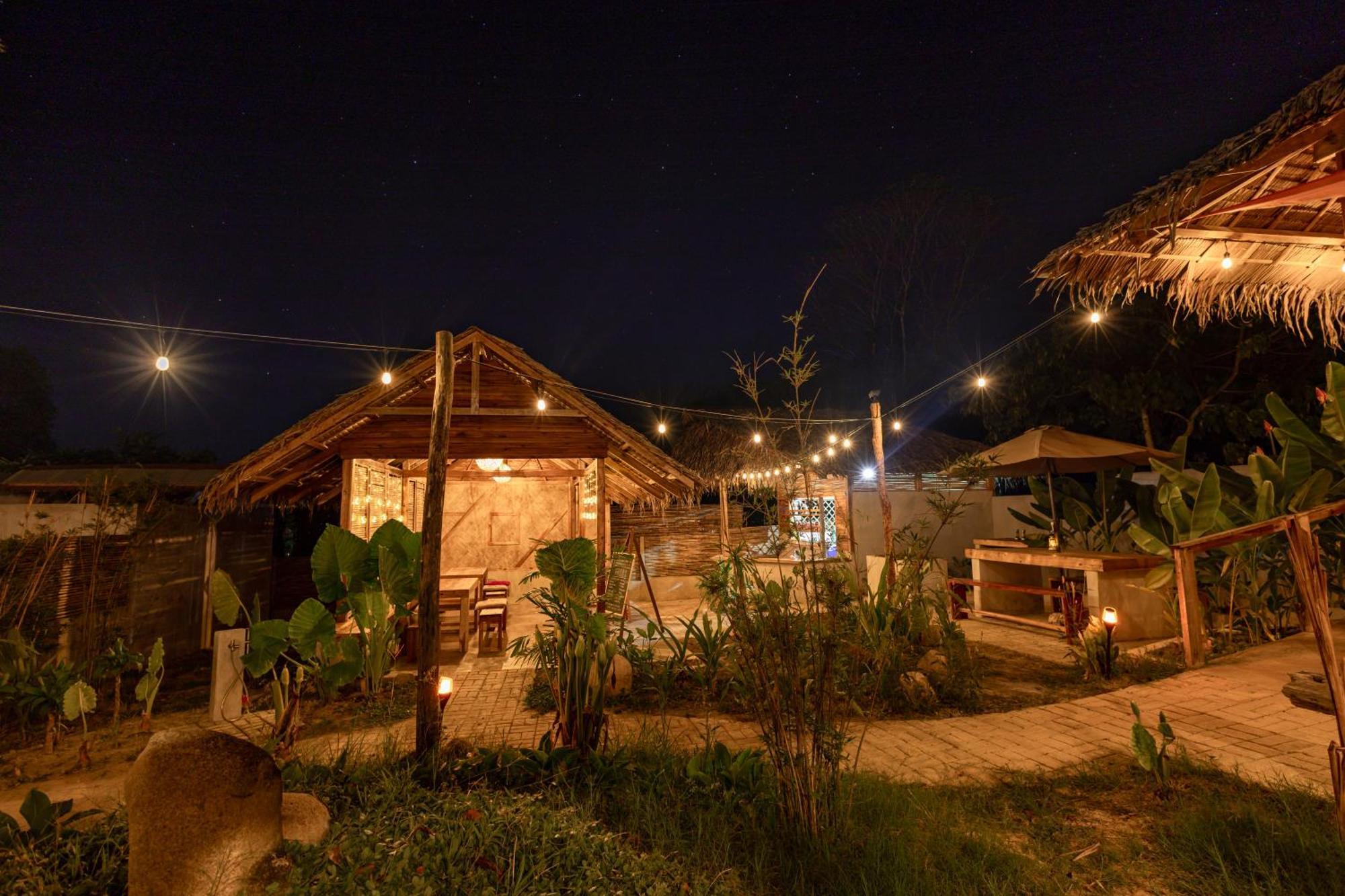 Luxury tent Domes And Dreams Lio Glamping El Nido