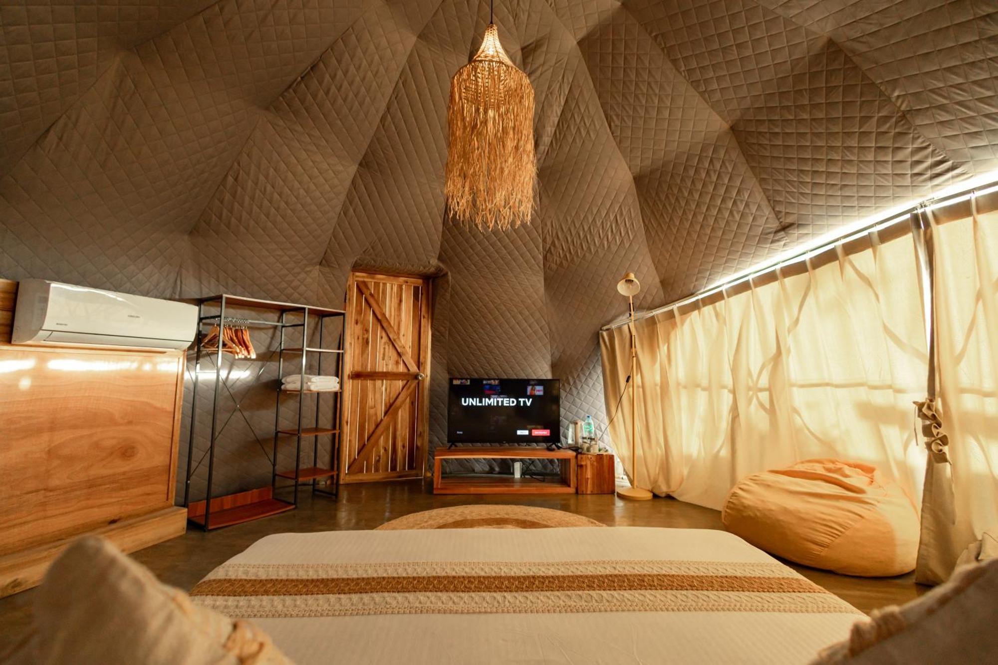 Domes And Dreams Lio Glamping Luxury tent