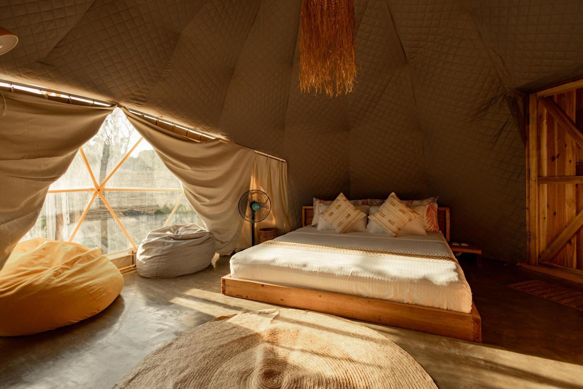 Luxury tent Domes And Dreams Lio Glamping *