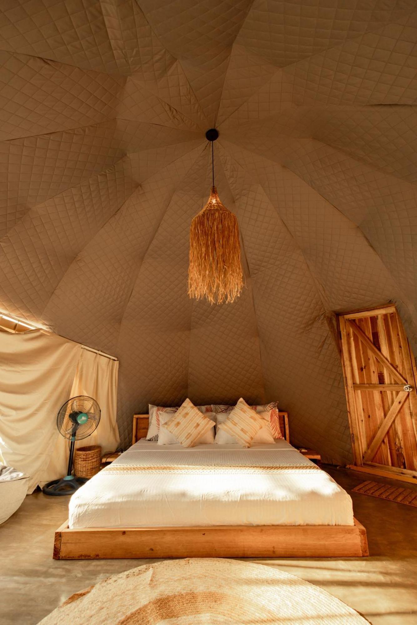 Domes And Dreams Lio Glamping Luxury tent *