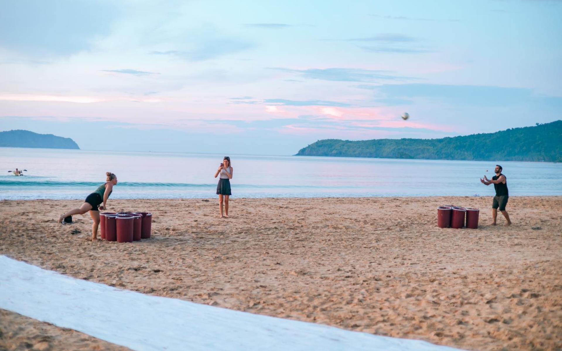 Mad Monkey Nacpan (adults Only) El Nido