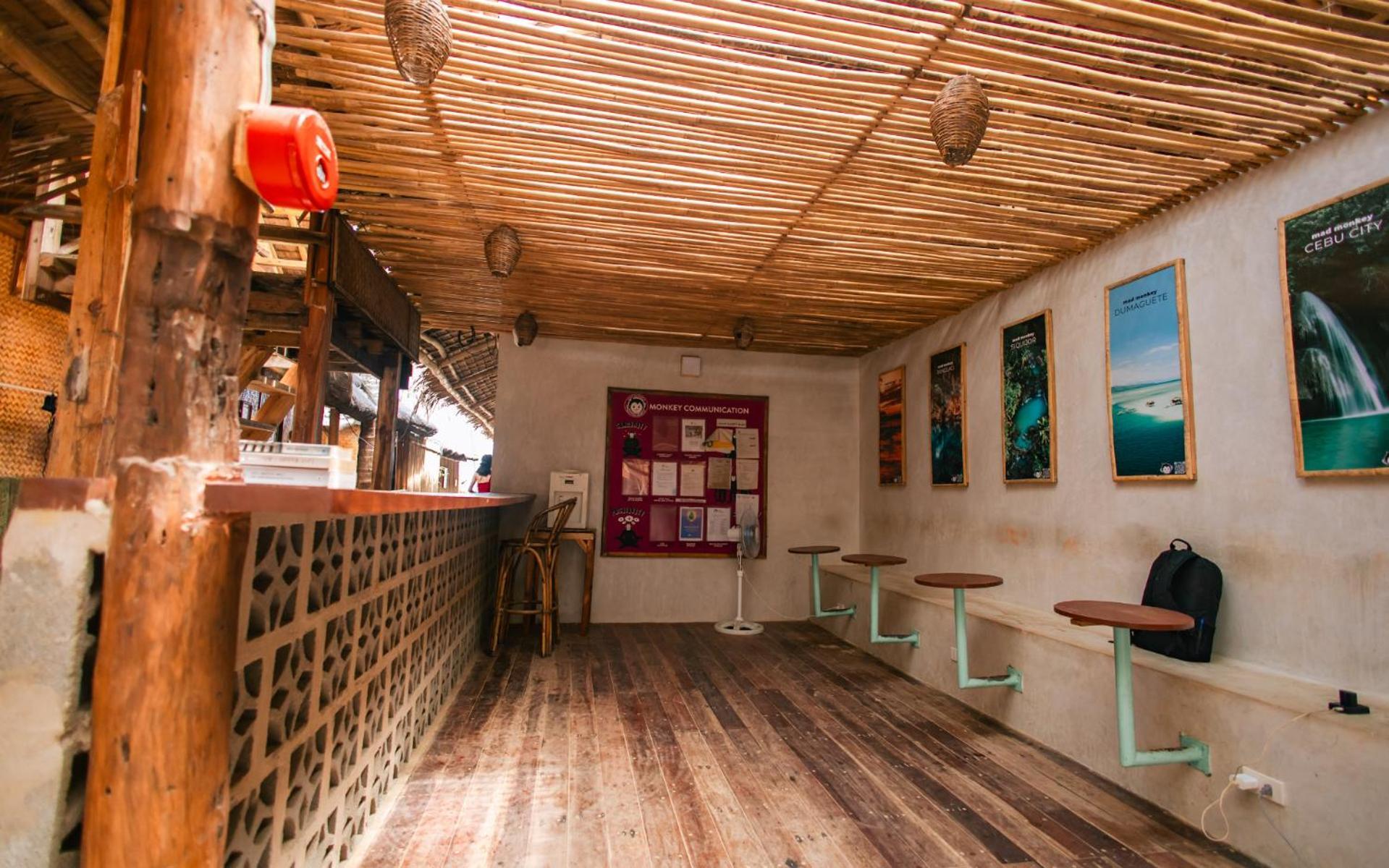 Mad Monkey Nacpan (adults Only)
