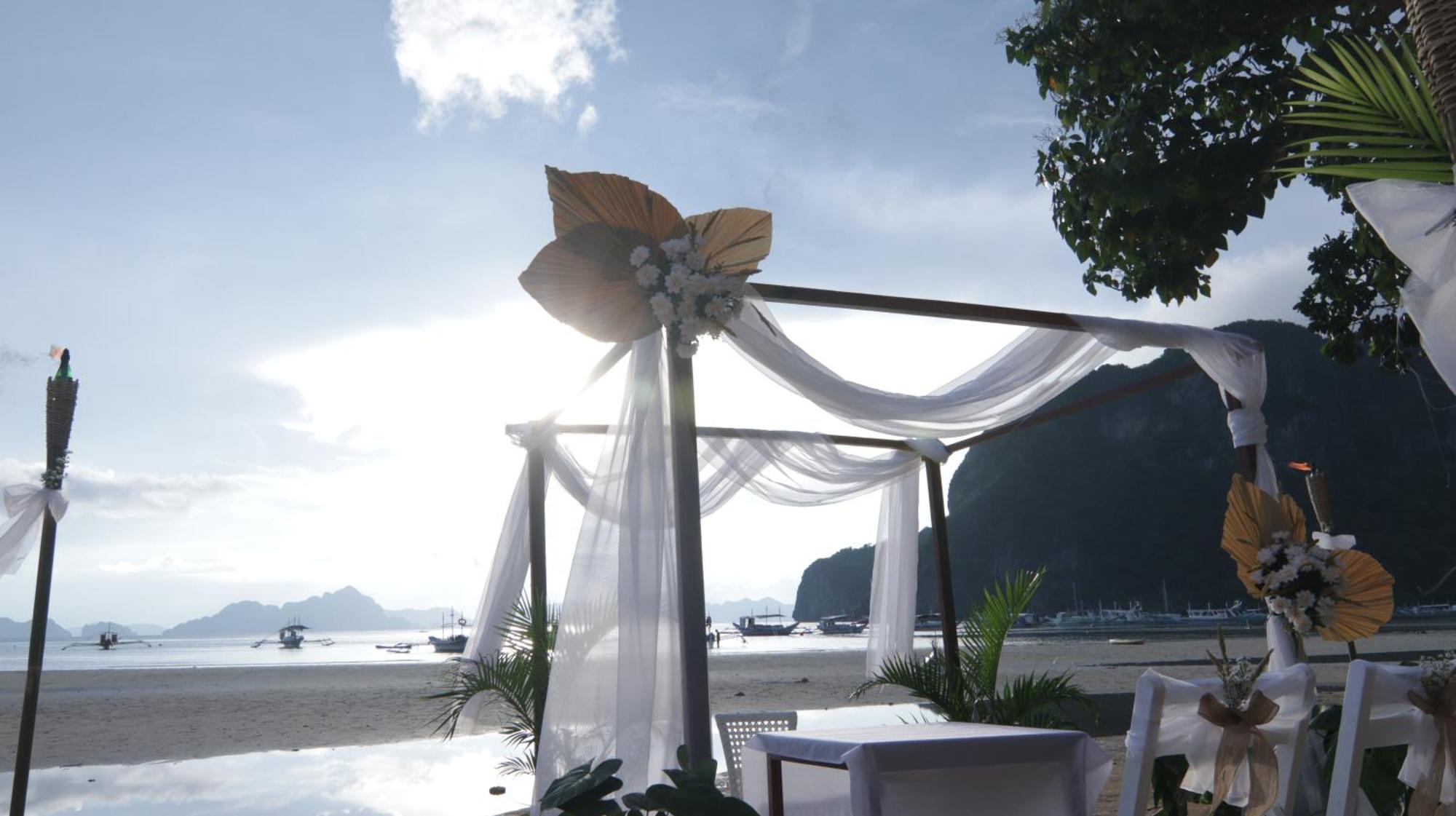 Hotel Suites By Eco Hotels 2*