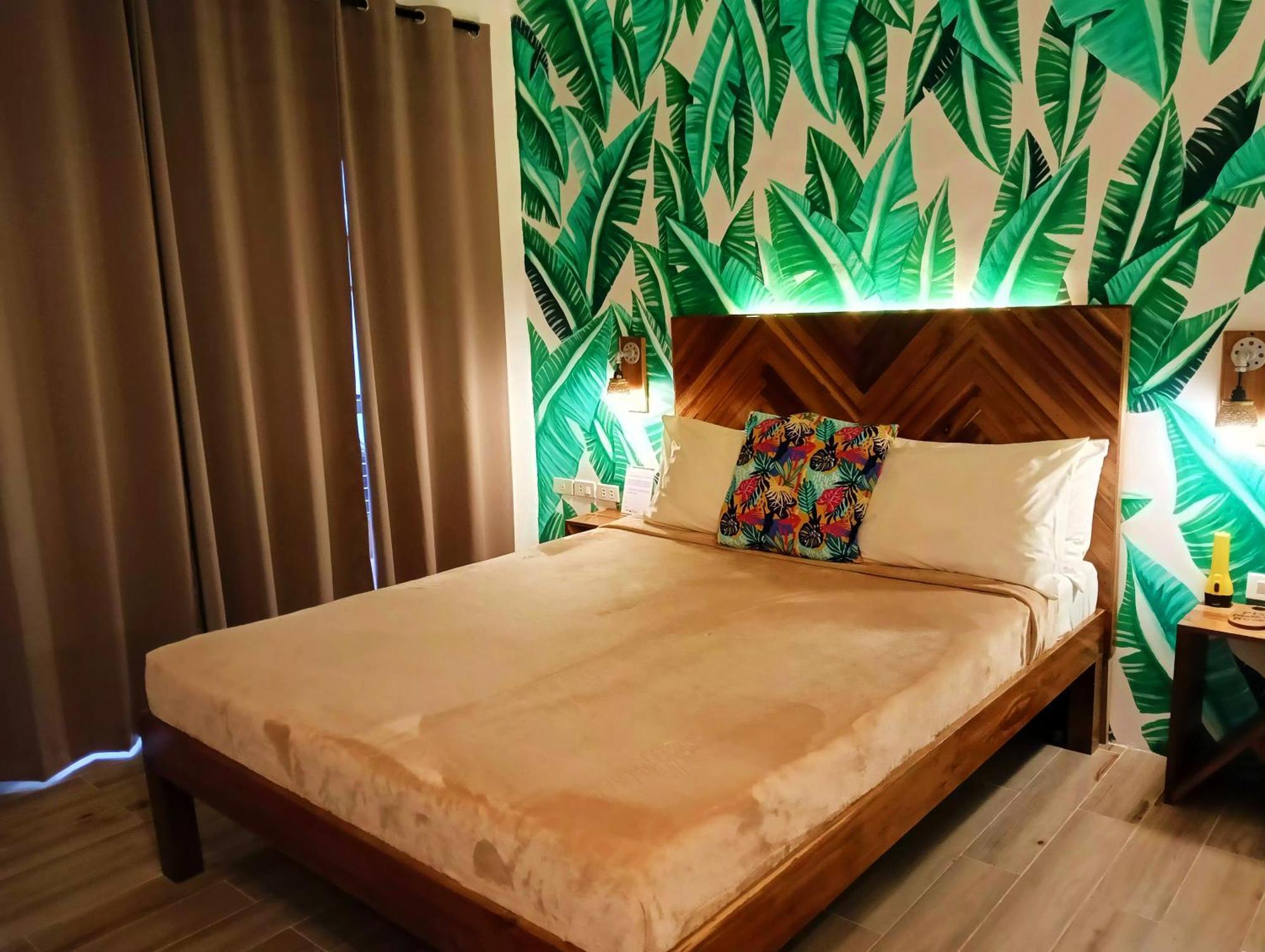 Suites By Eco Hotels 2*