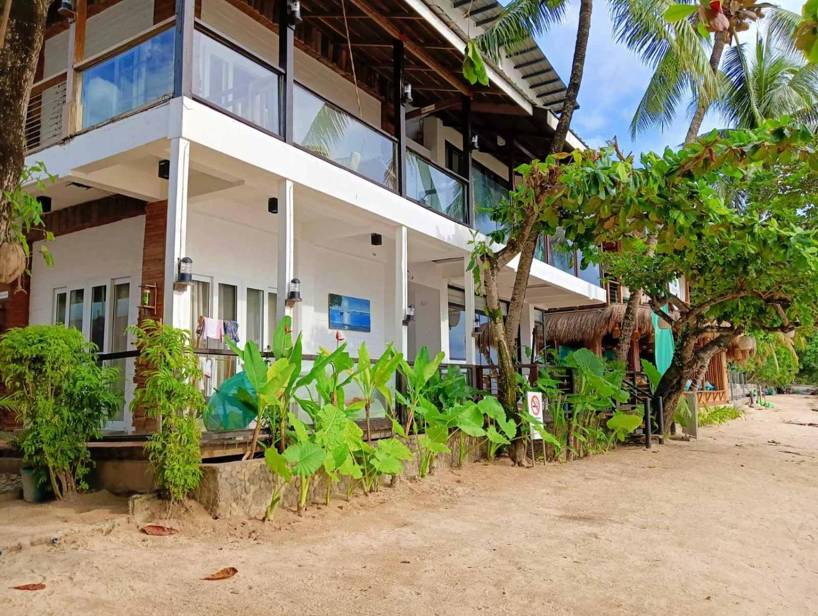 Suites By Eco Hotels 2*