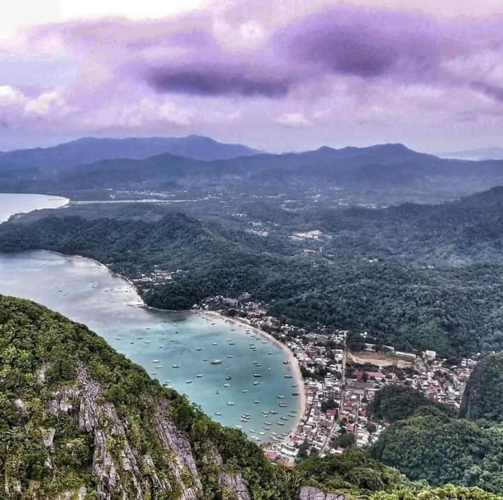 Campsite Bucana Kamp Payapa Beachfront El Nido
