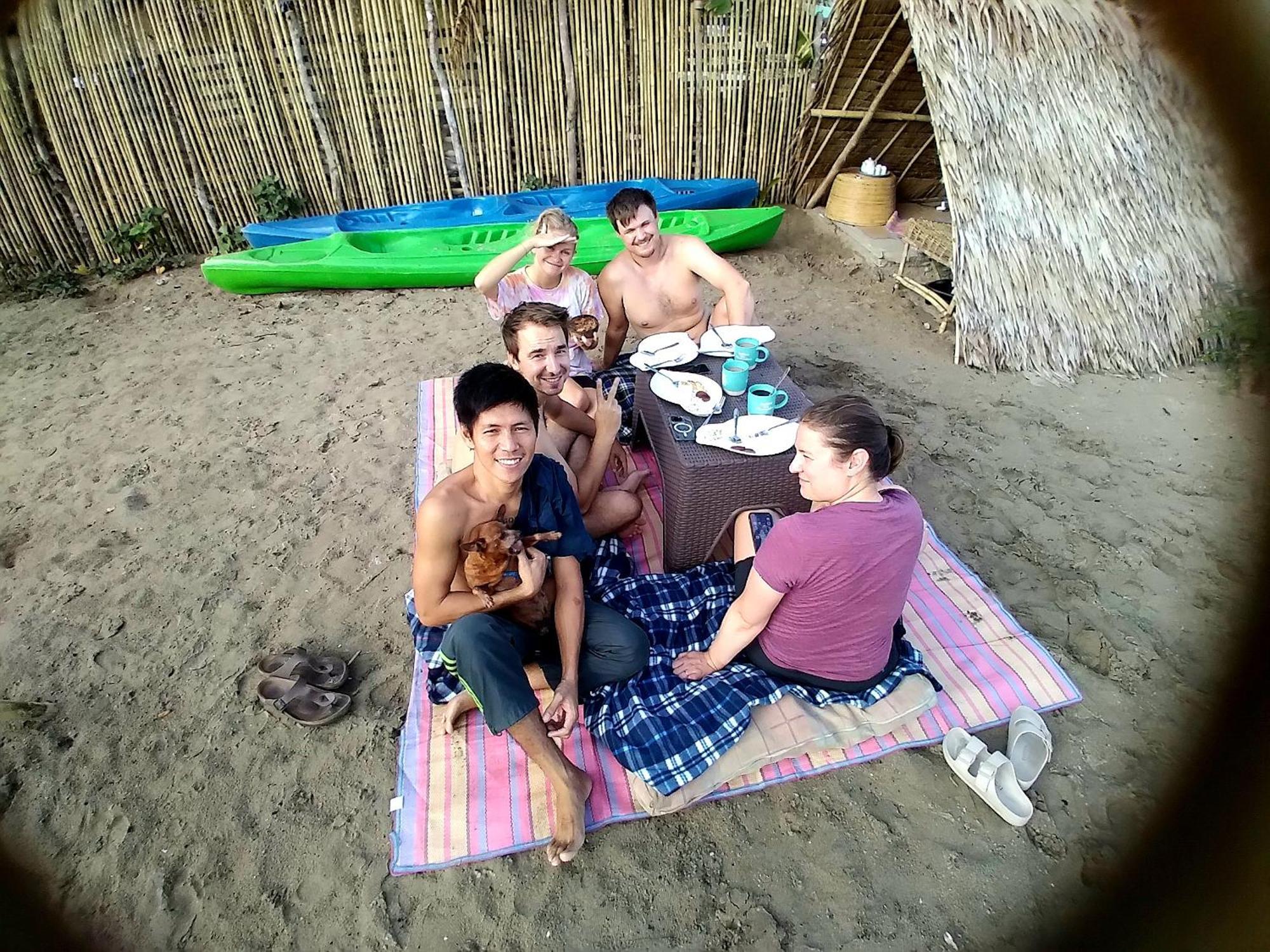 Bucana Kamp Payapa Beachfront