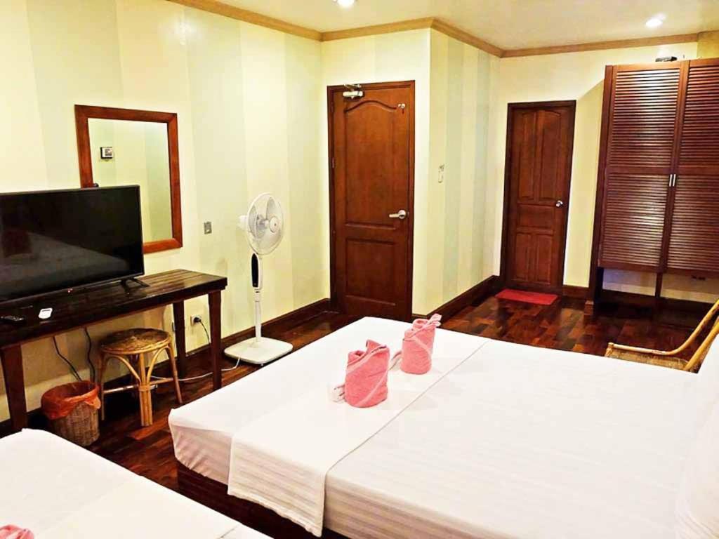 Hotel El Nido Beach Hotel