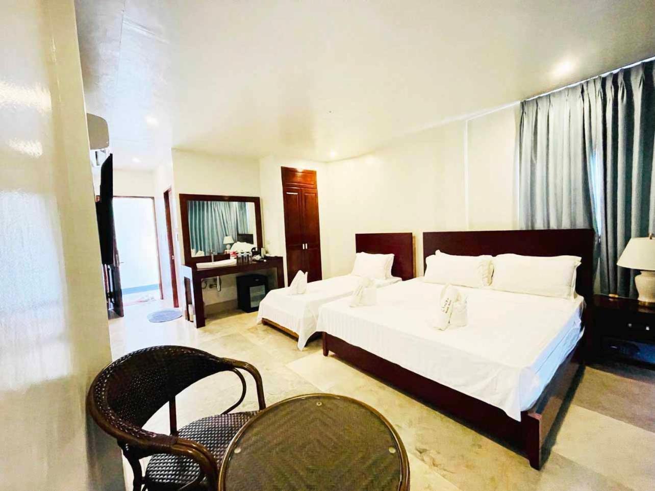 El Nido Beach Hotel *