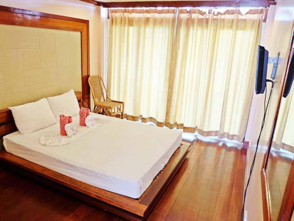 El Nido Beach Hotel