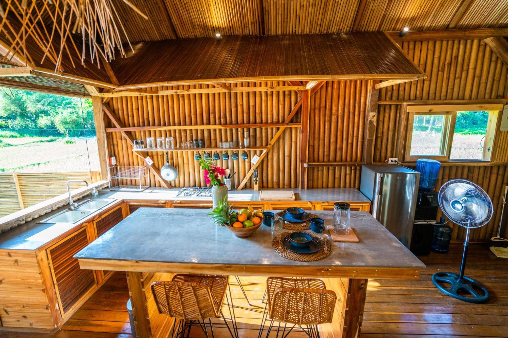 Palayan - With Views, Garden And Pool Villa El Nido