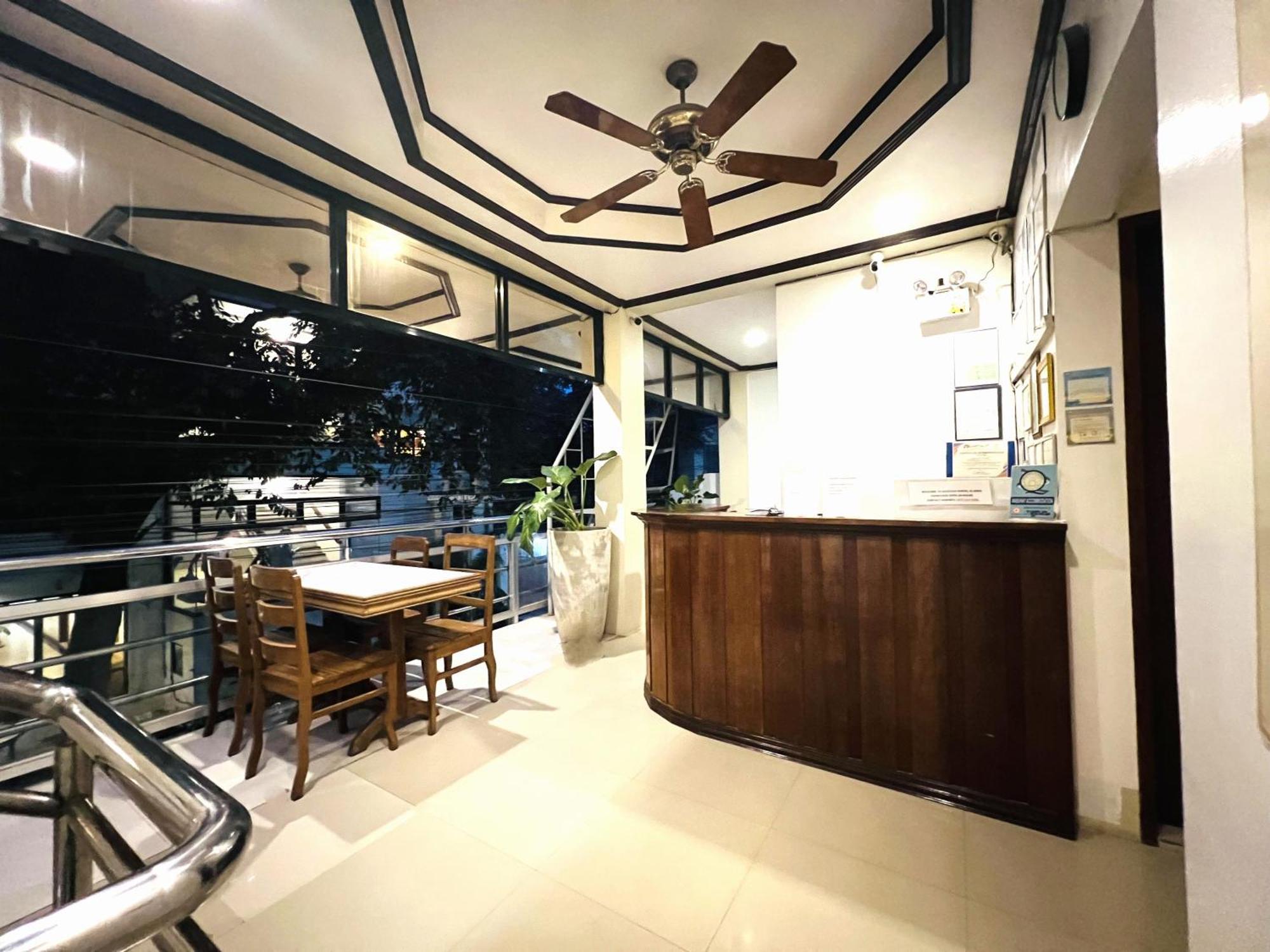 Alocasia Hostel El Nido