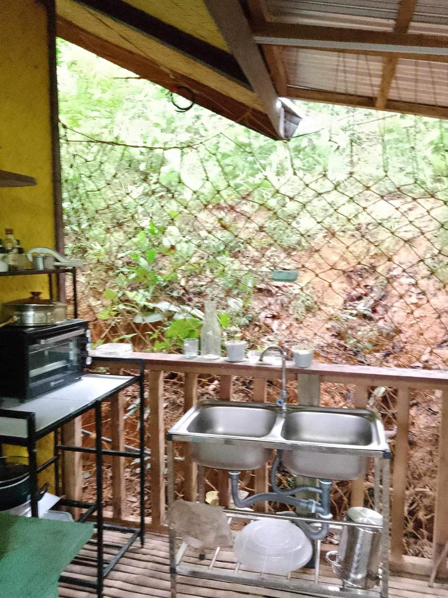 Camp Talusi Hilltop Overlooking Campeggio El Nido