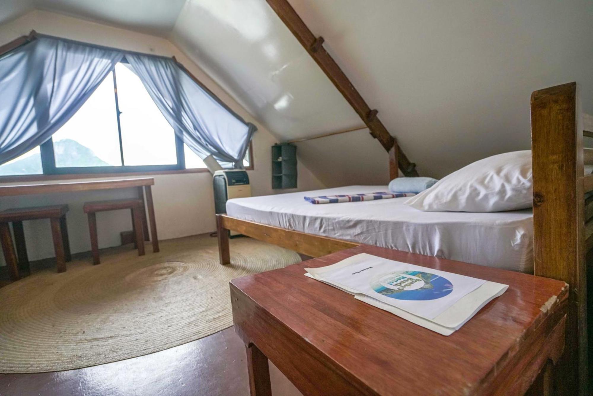 Bangka Hostel El Nido