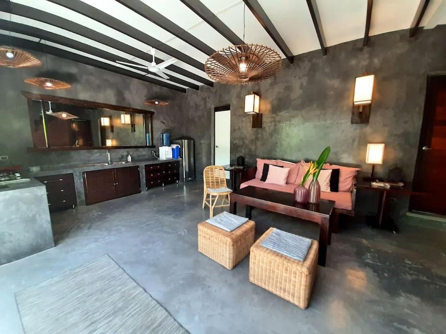 Casa vacanze El Nido, Lugadia, Concrete House With Small Garden *